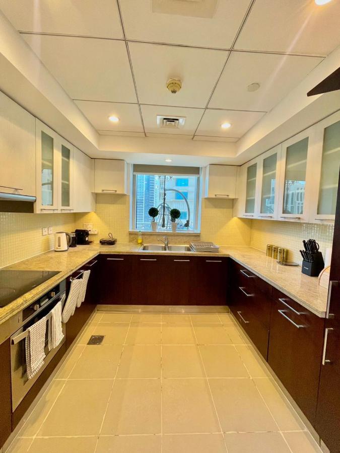 First Class 2Br With Burj Khalifa & Downtown View Dubai Luaran gambar
