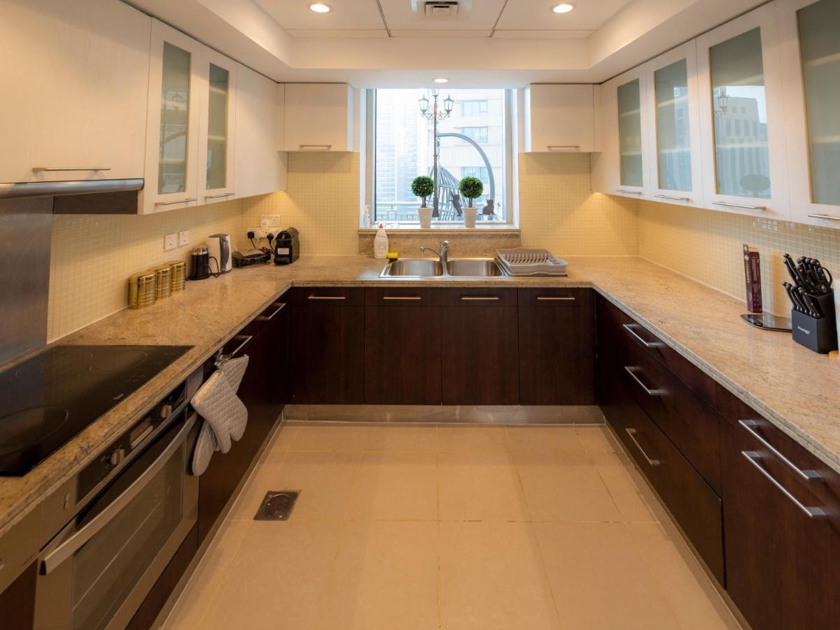 First Class 2Br With Burj Khalifa & Downtown View Dubai Luaran gambar