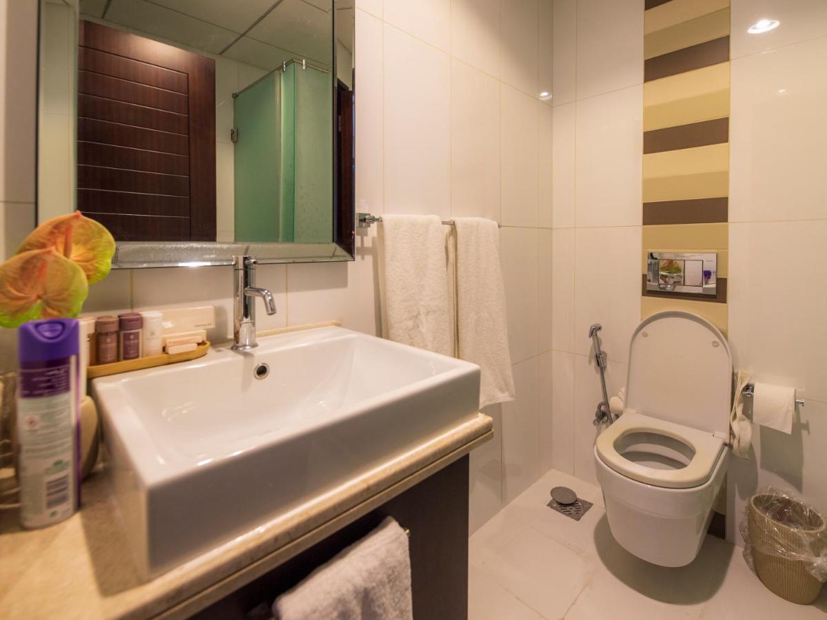 First Class 2Br With Burj Khalifa & Downtown View Dubai Luaran gambar
